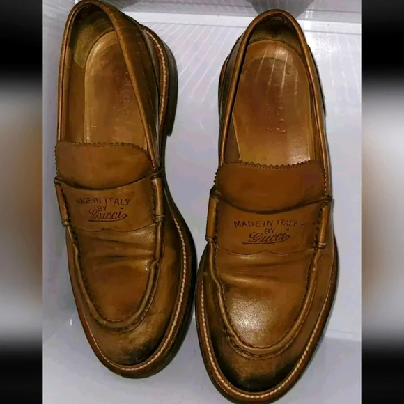 GUCCI PATINA BURNISHED LOAFER, MADE IN ITALY,  LOGO EMBOSSED, RARE FIND, Sz 8 Rare Luxury Italian Bench-Crafted Brown Leather Loafers  main image 4